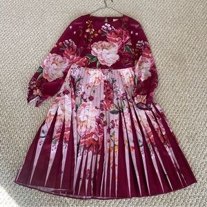 Ted Baker Pleated Midi Dress in Serenity Floral Print Size 1 (2)